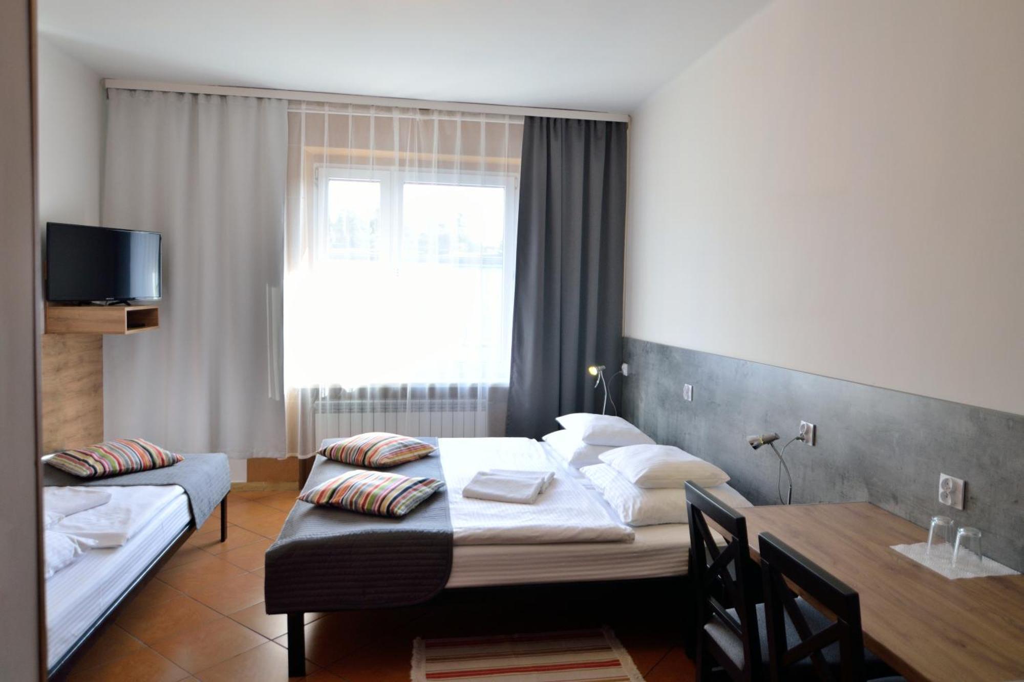 Hotel Gracja Kuznia Raciborska Bagian luar foto