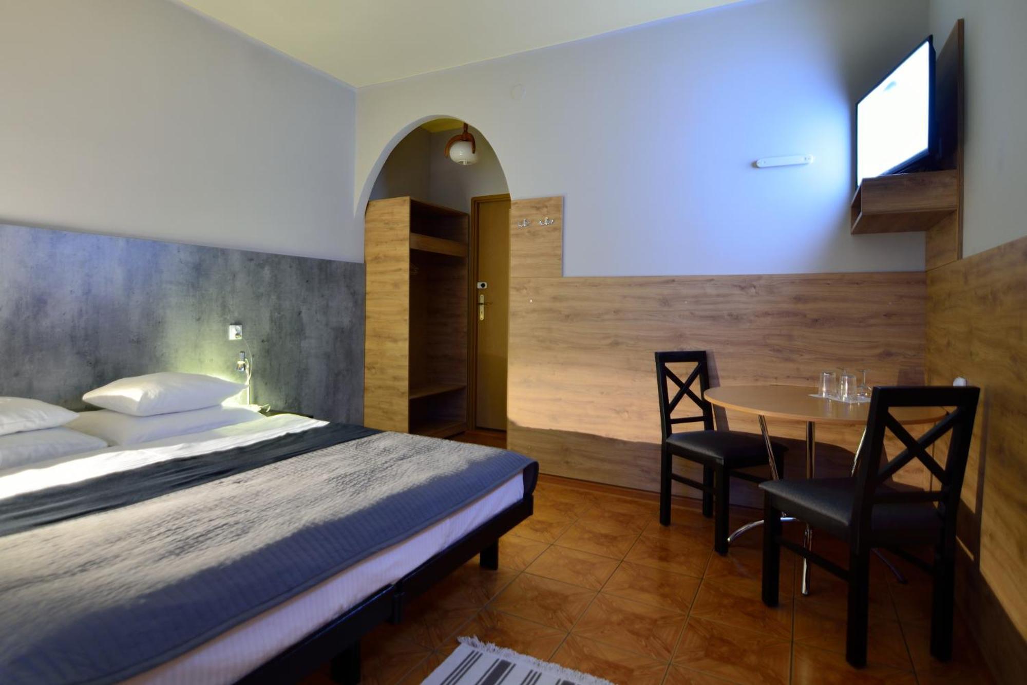 Hotel Gracja Kuznia Raciborska Bagian luar foto