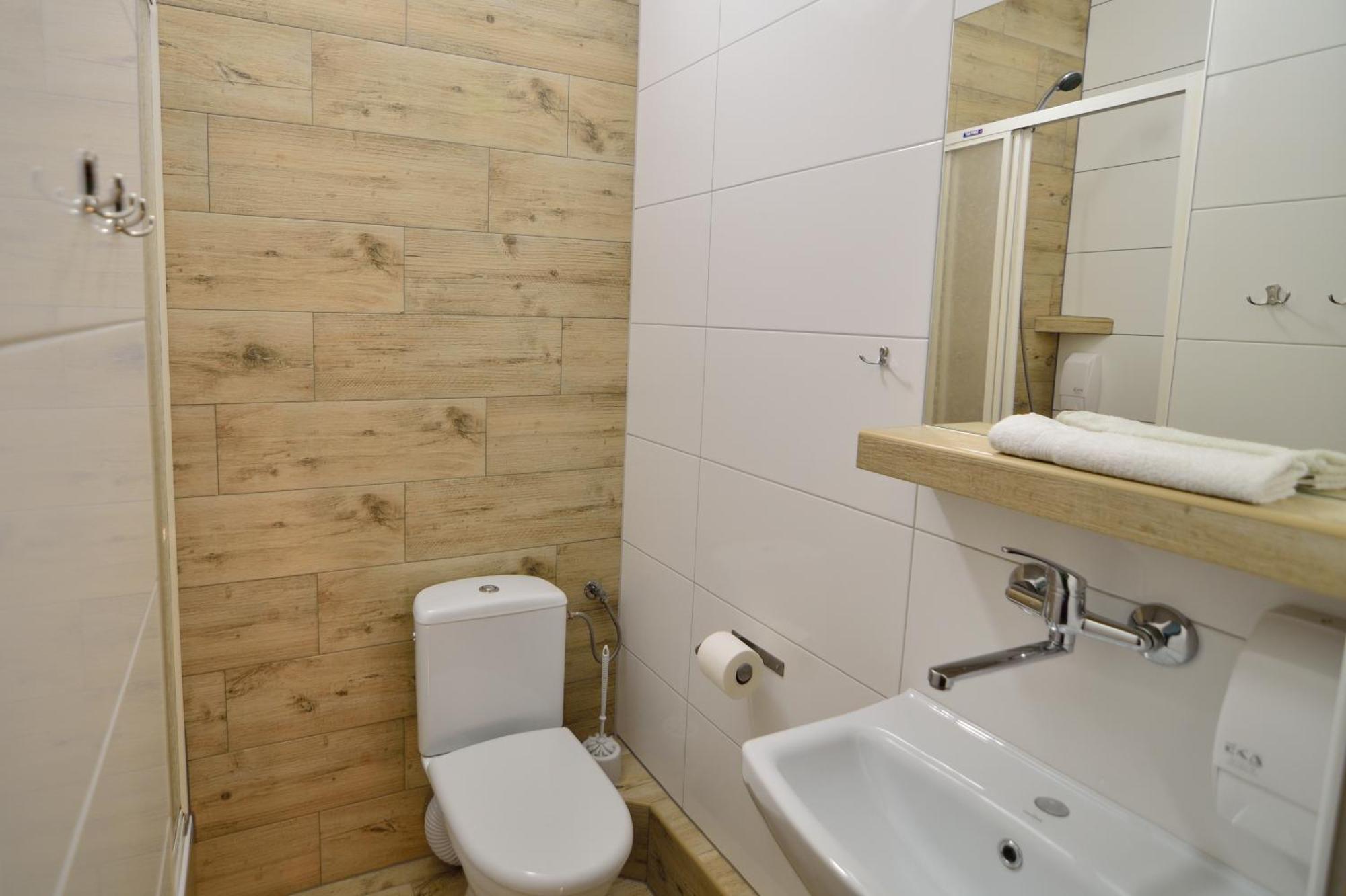 Hotel Gracja Kuznia Raciborska Bagian luar foto
